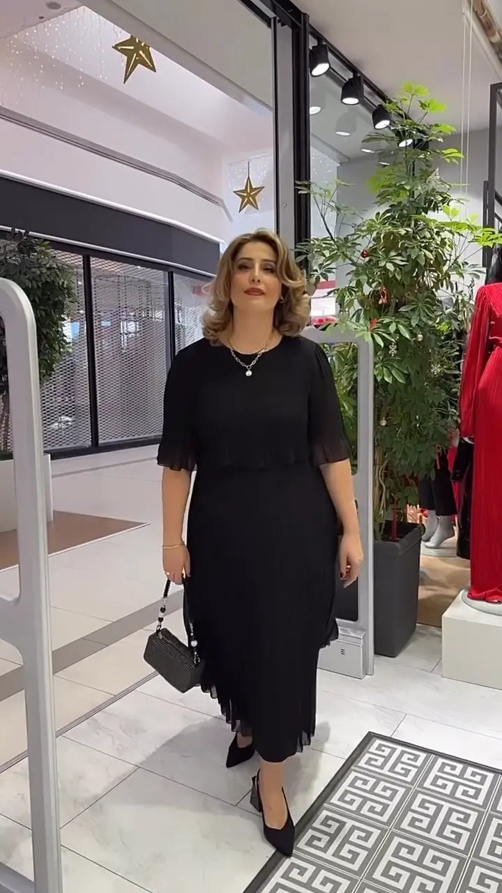 Solid Color Loose Half-sleeved Round Neck Dress