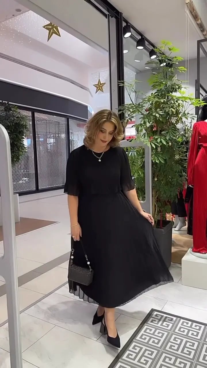 Solid Color Loose Half-sleeved Round Neck Dress