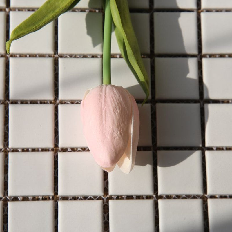 UV Resistant Lifelike Artificial Tulips Flowers
